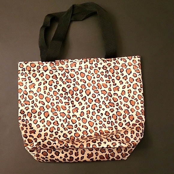NWOT Leopard Vinyl Mid-sized Tote/Lunch Bag! - Picture 5 of 10